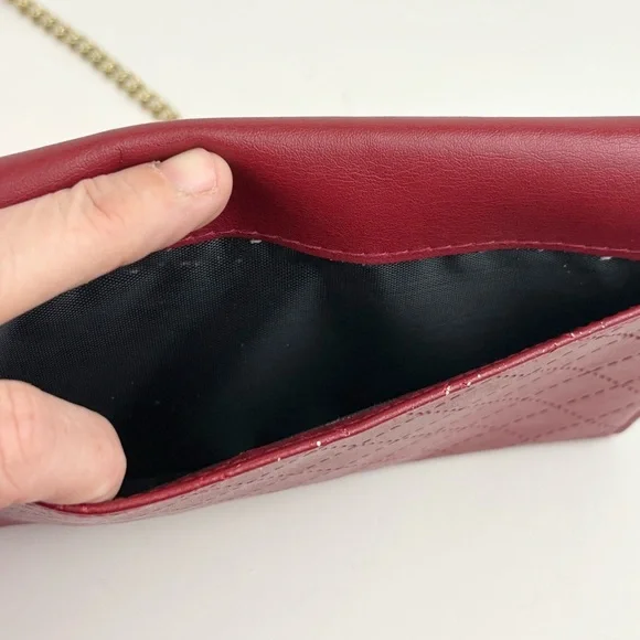 HARRY POTTER GRYFFINDOR Crossbody Purse with Chaim Strap - Picture 8 of 14